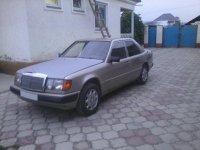 Mersedes-Benz/230,1989